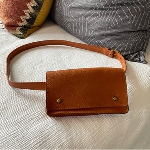 Petite Madewell Belt Bag. Cognac Saddle Leather. Never worn. Brand New Condition